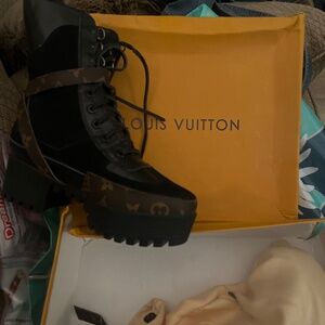 Louis Vuitton Desert boots Black in color women’s size 5